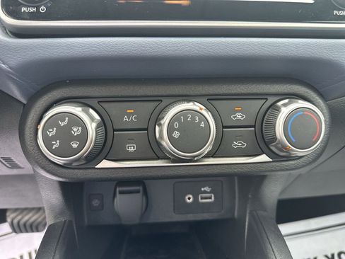 Used 2023 Nissan Versa SV FWD image 24