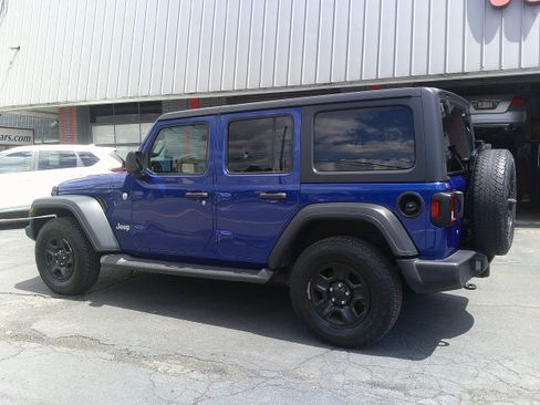 Used 2018 Jeep Wrangler Unlimited Sport AWD/4WD image 5