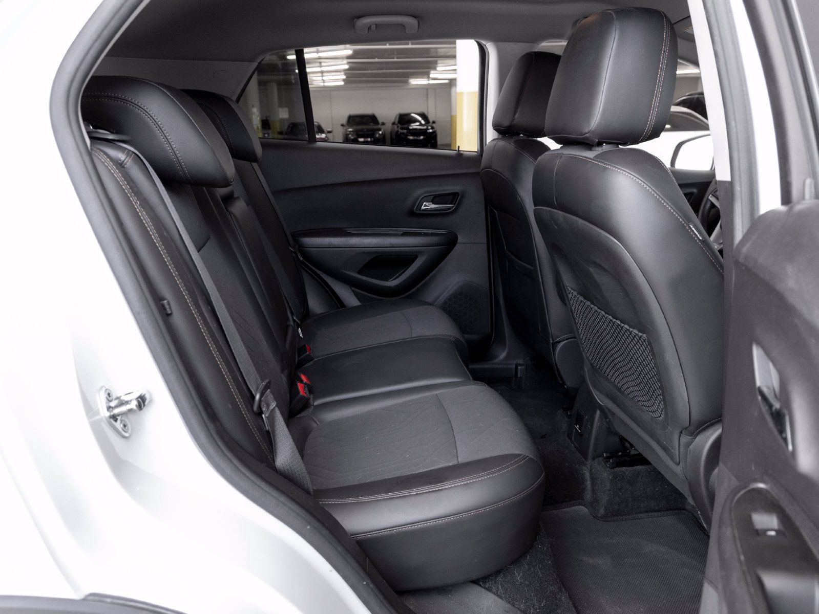 Used 2019 Chevrolet Trax LT w/ LT Convenience Package AWD/4WD image 25