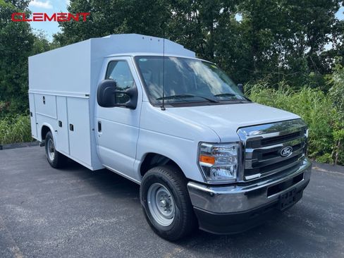 New 2026 Ford E-350 and Econoline 350 Super Duty w/ Power Equipment Group RWD image 2