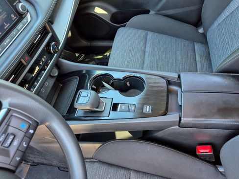 Certified 2023 Nissan Rogue SV FWD image 22