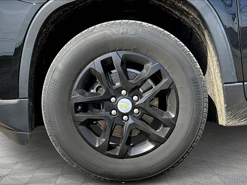 Used 2020 Chevrolet Traverse LT image 33