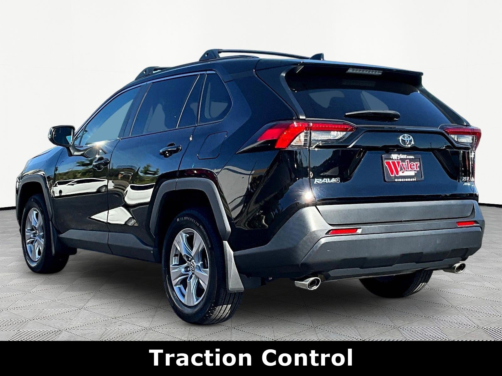 Used 2023 Toyota RAV4 XLE w/ Convenience Package AWD/4WD image 4