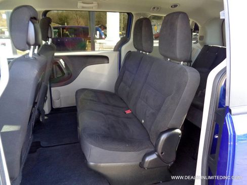 Used 2018 Dodge Grand Caravan SE image 13