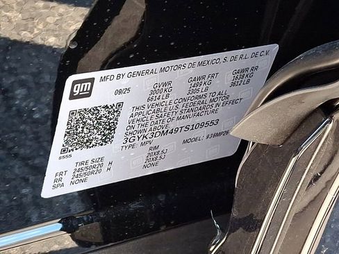 New 2026 Cadillac Optiq Luxury 2 image 16