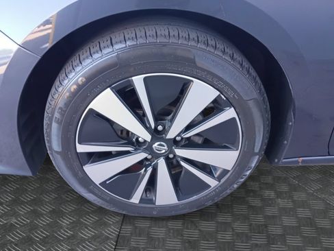Used 2022 Nissan Altima 2.5 SV FWD image 23