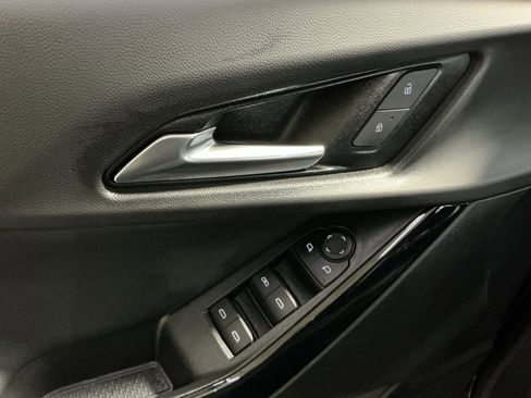 Used 2025 Chevrolet Equinox LT image 23