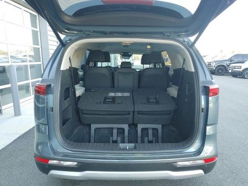 Used 2024 Kia Carnival EX image 6
