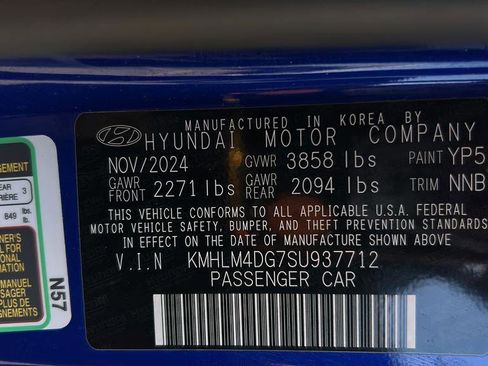 Certified 2025 Hyundai Elantra Sport image 28