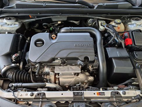 Used 2021 Chevrolet Malibu LS FWD image 29