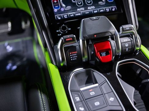 Used 2022 Lamborghini Urus image 45