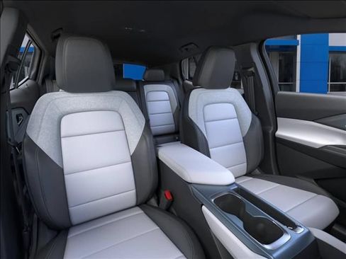 New 2026 Chevrolet Equinox EV LT FWD image 16