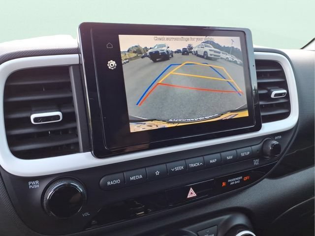 Used 2022 Hyundai Venue Limited FWD image 29