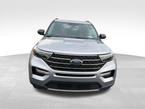 Used 2022 Ford Explorer XLT w/ Equipment Group 202A RWD image 8