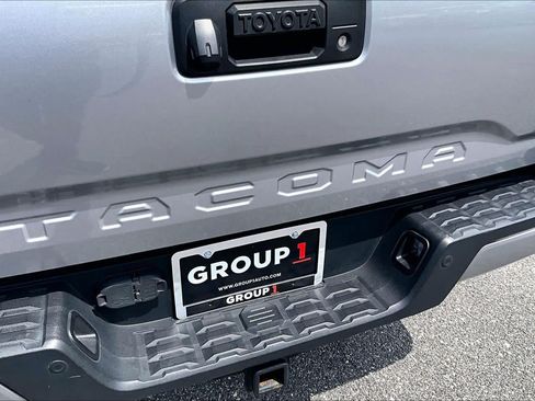 Used 2021 Toyota Tacoma TRD Off-Road w/ Technology Package AWD/4WD image 30