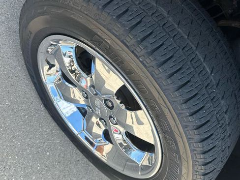 Used 2010 GMC Yukon Denali AWD/4WD image 27