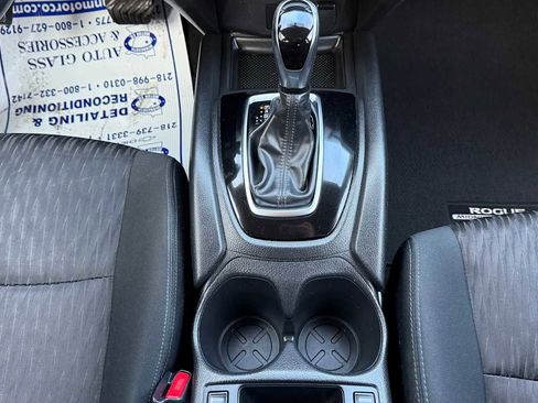 Used 2018 Nissan Rogue SV image 22