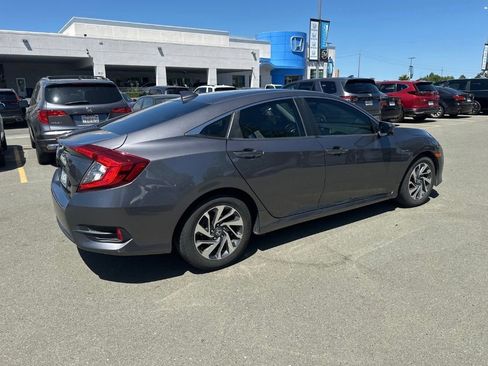 Used 2017 Honda Civic EX image 3