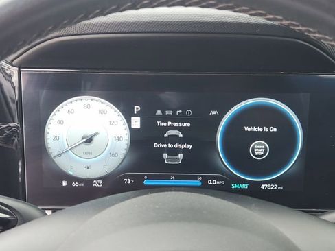 Used 2024 Hyundai Elantra Limited FWD image 11