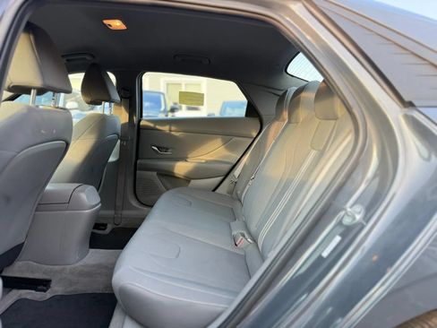 Used 2023 Hyundai Elantra SEL w/ Convenience Package FWD image 27