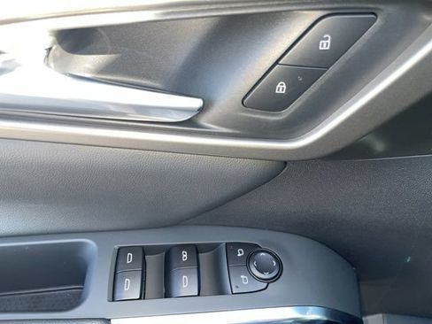 New 2026 Chevrolet Traverse LT w/ Sun and Wheel Package FWD image 20