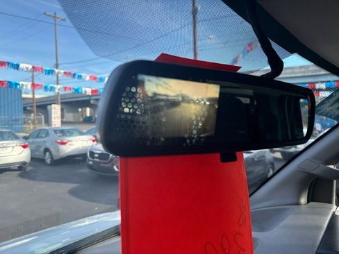 Used 2024 GMC Savana 2500 w/ Driver Convenience Package image 18