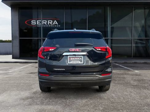 Used 2021 GMC Terrain SLE w/ Driver Convenience Package FWD image 4