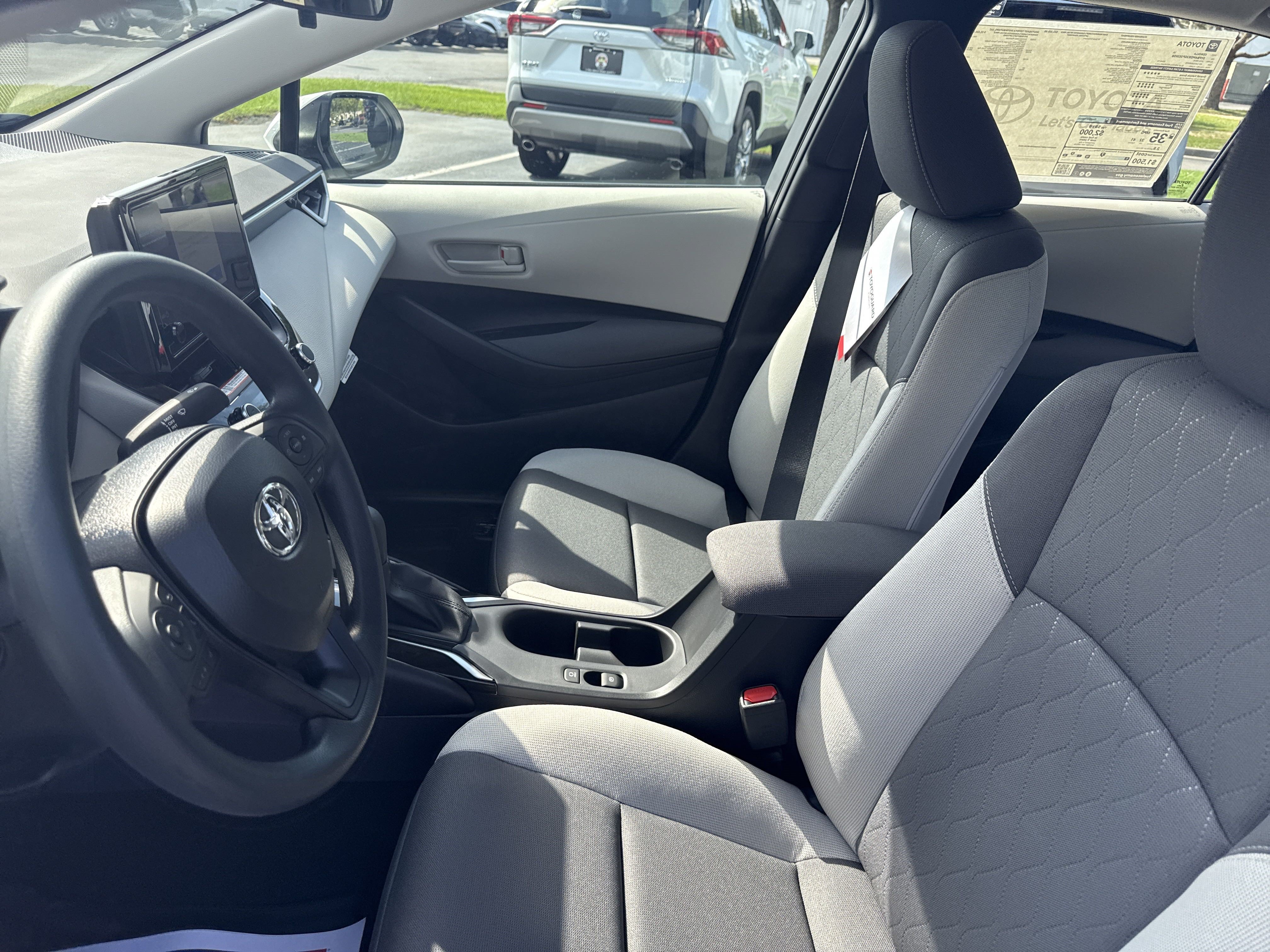 Used 2025 Toyota Corolla LE FWD image 13