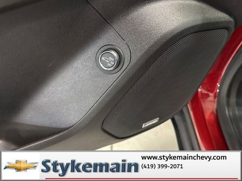 Used 2023 GMC Acadia SLT image 36