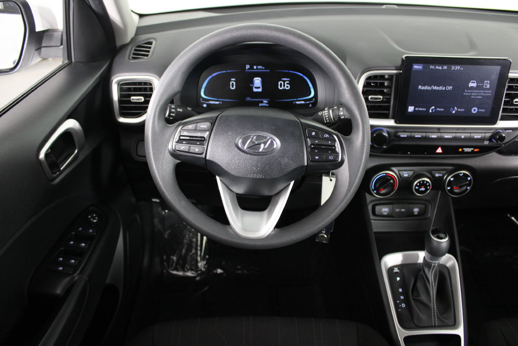 Certified 2024 Hyundai Venue SE FWD image 8