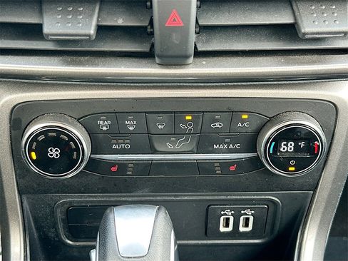 Used 2020 Ford EcoSport SE w/ SE Convenience Package image 16