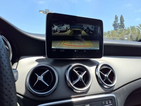 Used 2020 Mercedes-Benz GLA 250 image 16
