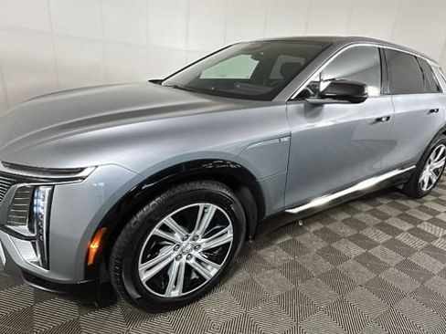 Used 2024 Cadillac Lyriq Tech RWD image 6