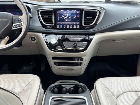 Used 2020 Chrysler Pacifica Limited w/ Advanced Safetytec Group image 14