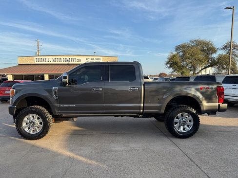 Used 2020 Ford F350 Platinum w/ FX4 Off-Road Package image 4