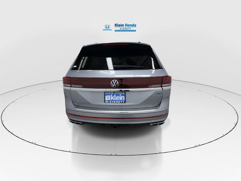 Used 2024 Volkswagen Atlas SEL Premium R-Line AWD/4WD image 9