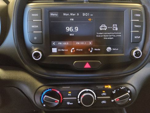 Used 2025 Kia Soul LX image 25