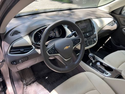Used 2024 Chevrolet Malibu LT image 28