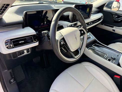 Used 2025 Lincoln Aviator 2WD image 26