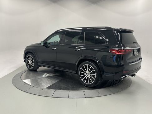 Used 2025 Mercedes-Benz GLS 450 4MATIC image 5