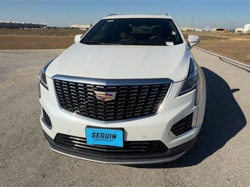 Certified 2023 Cadillac XT5 Premium Luxury image 3