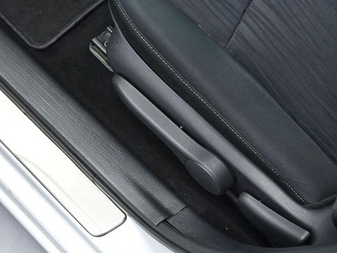 Used 2019 Nissan Sentra SV FWD image 13