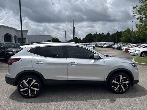 Used 2021 Nissan Rogue Sport SL FWD image 8