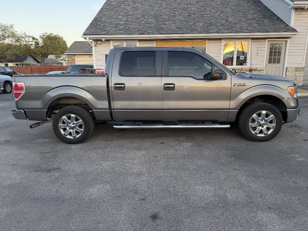 Used 2013 Ford F150 XLT w/ XLT Chrome Pkg RWD image 9