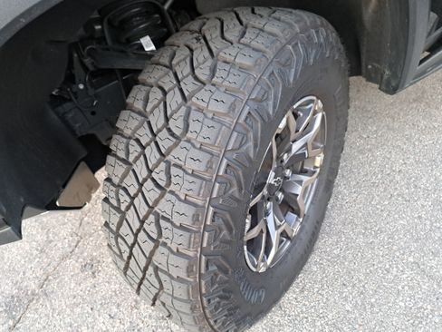 Used 2025 Chevrolet Colorado ZR2 w/ Technology Package image 32