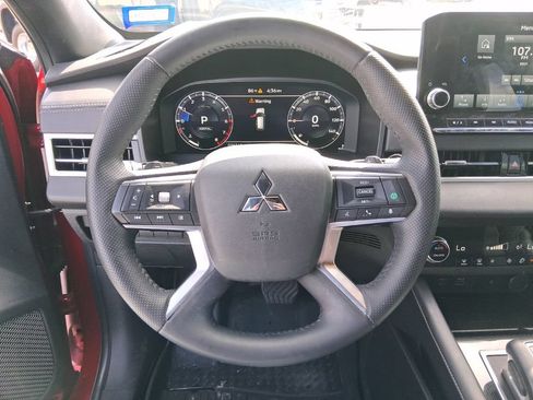 Used 2024 Mitsubishi Outlander SE FWD image 9