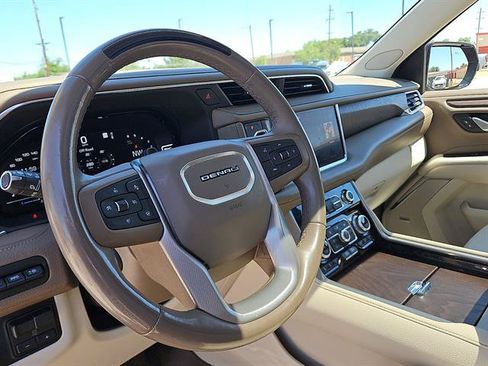 Certified 2023 GMC Yukon XL Denali w/ Denali Reserve Package AWD/4WD image 13