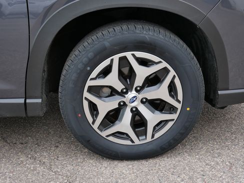 Used 2023 Subaru Forester Premium AWD/4WD image 15