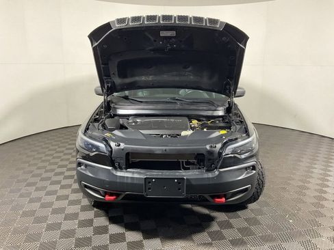 Used 2019 Jeep Cherokee Trailhawk w/ Comfort/Convenience Group image 9