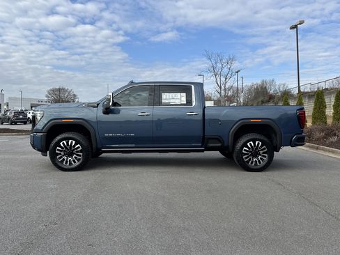 New 2026 GMC Sierra 2500 Denali Ultimate image 7